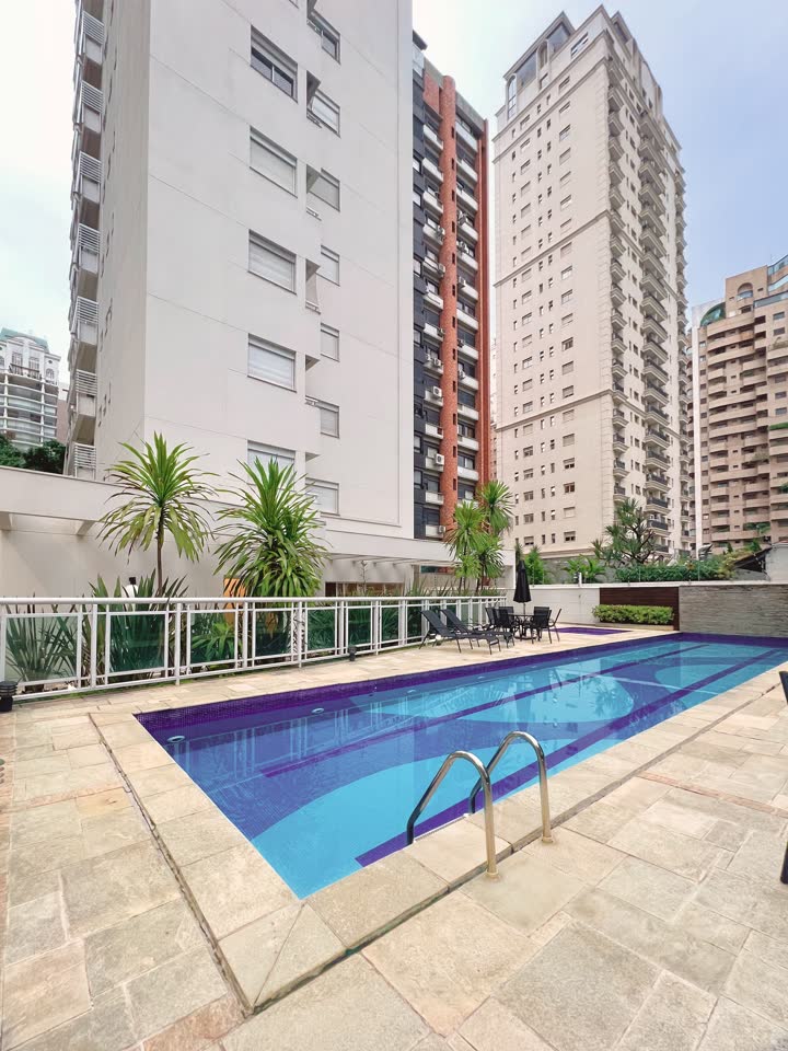 Piscina do condomínio